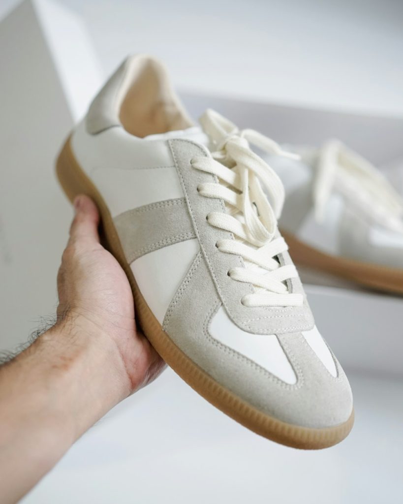 Sneaker in pelle e camoscio grigio