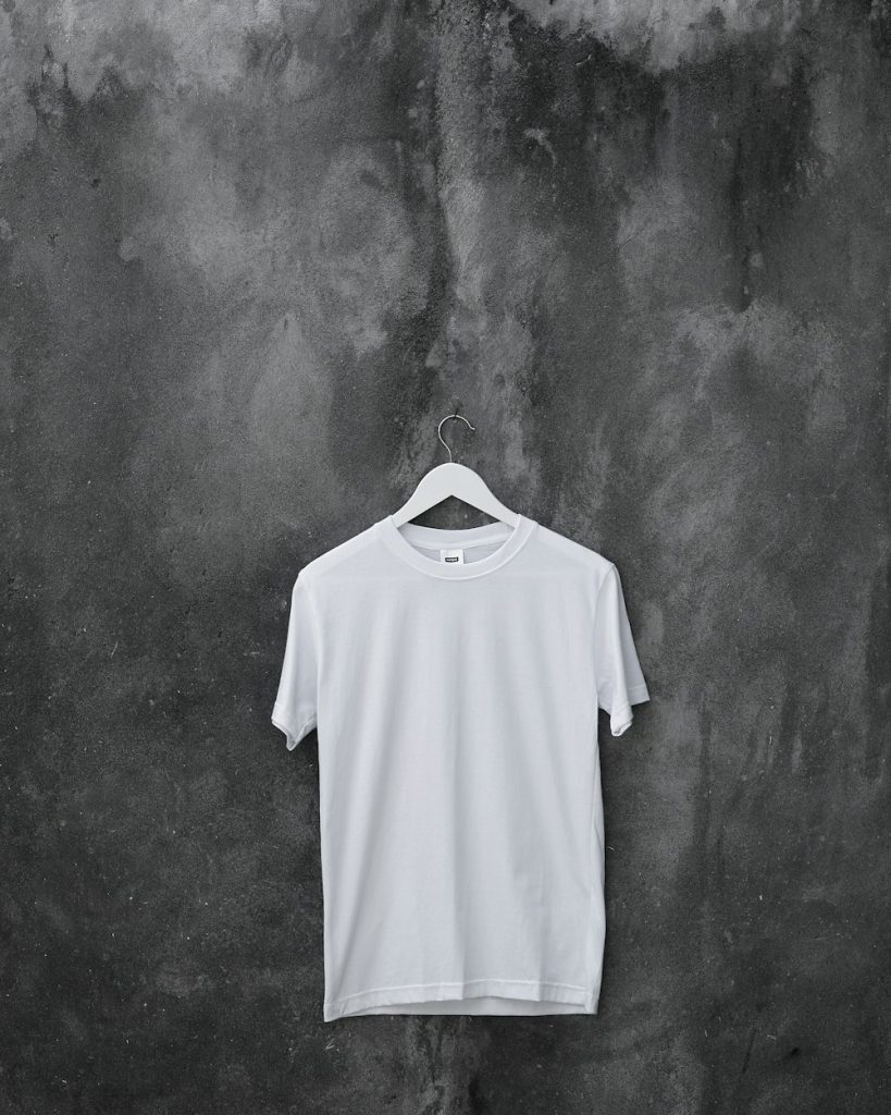 T-shirt Essenziale bianca