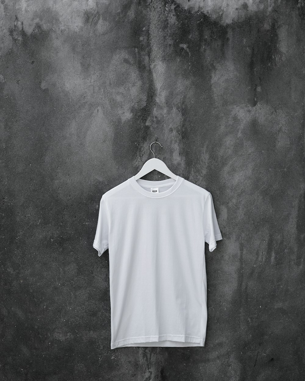 T-shirt Essenziale bianca